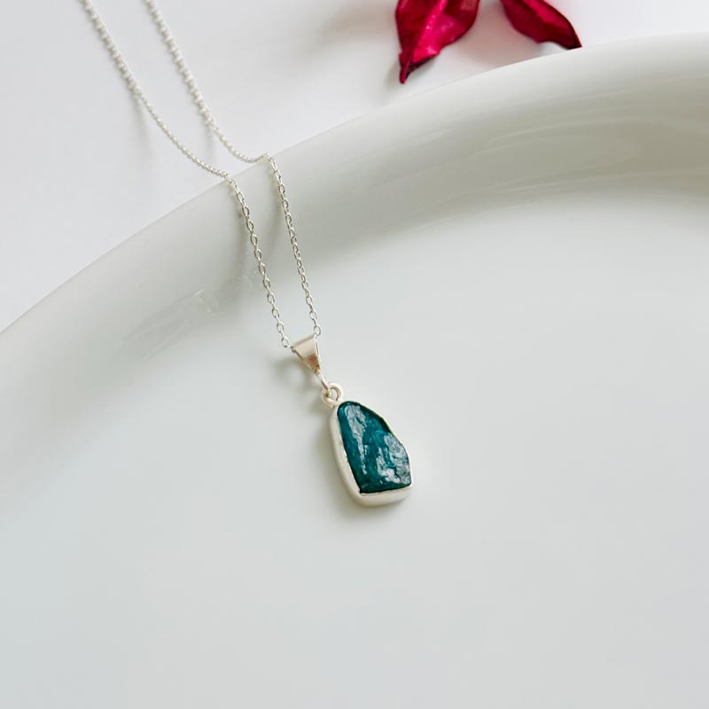 925 Sterling Silver Blue Apatite Stone Necklace - Raw Shape