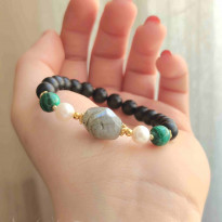 Multi Stone Bracelet , 8mm Black Onyx , Malachite , Pearl & Labradorite Bracelet