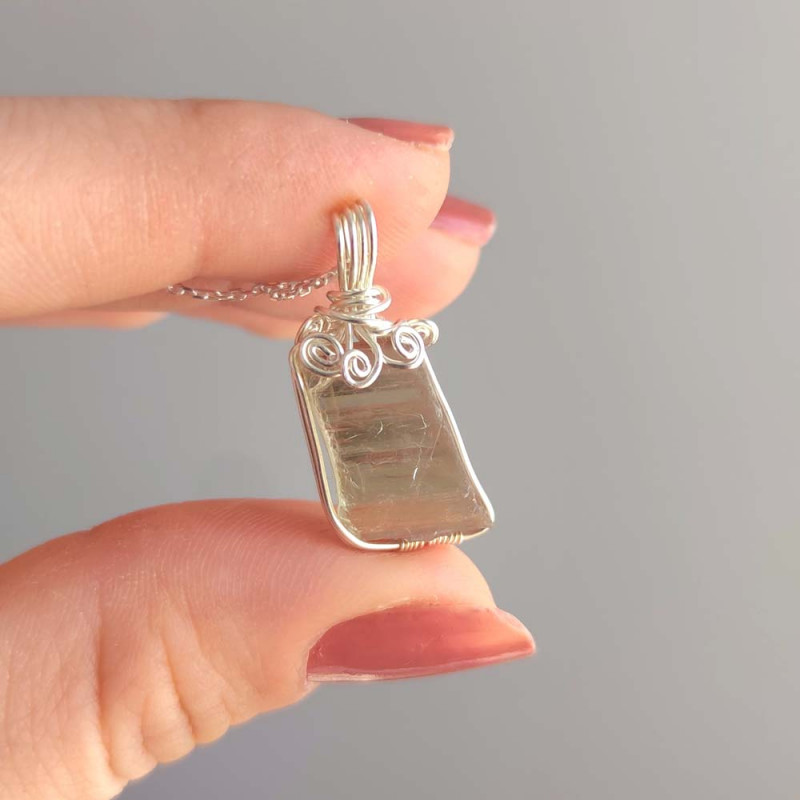 925 Silver Natural Zultanite Stone Pendant 