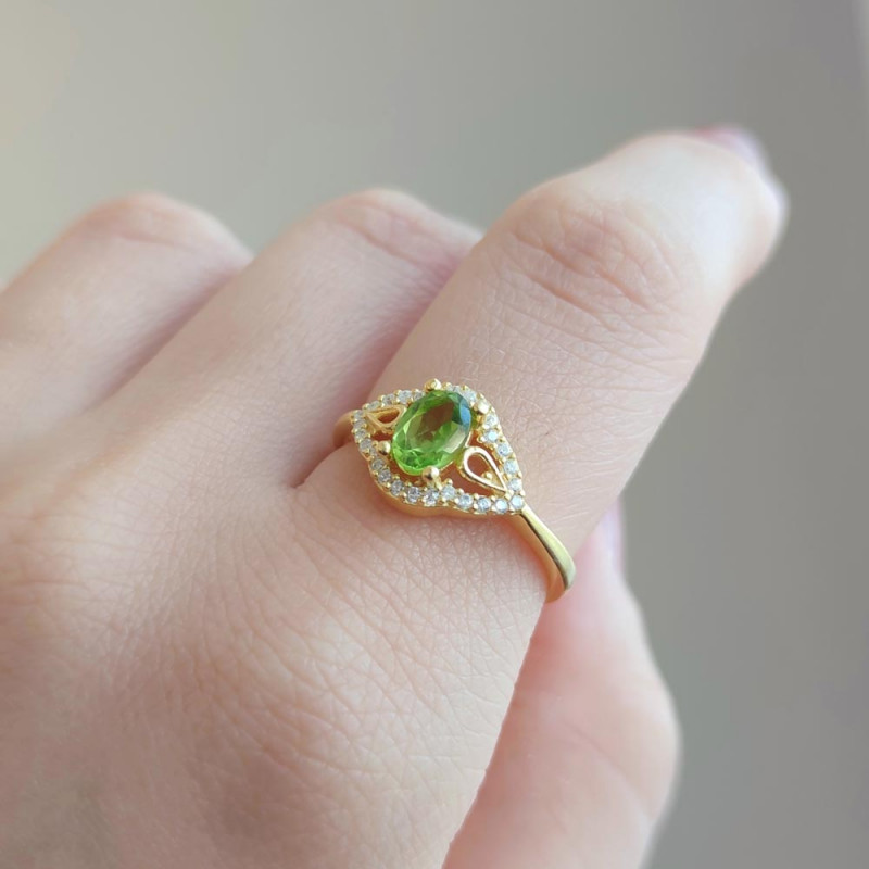 925 Silver Natural Peridot Stone Ring - Zircon Around